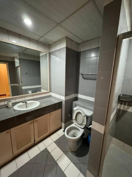 Riverview Home @Waterfront Kch 쿠칭 외부 사진