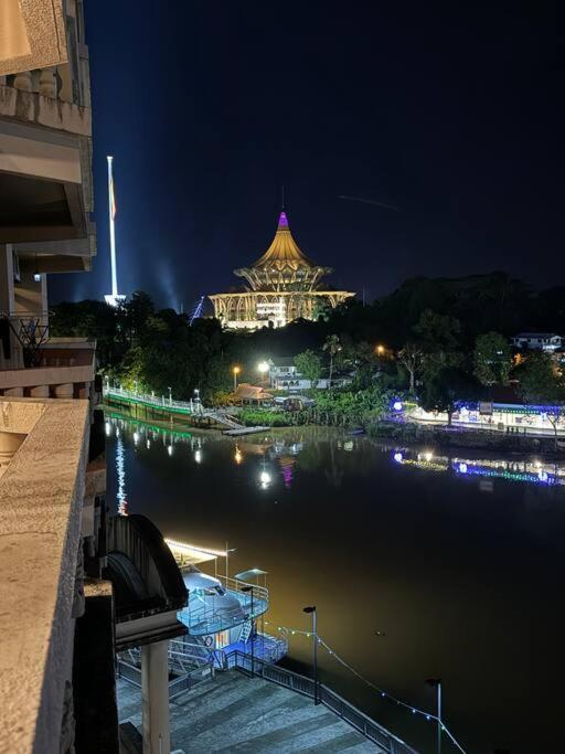 Riverview Home @Waterfront Kch 쿠칭 외부 사진