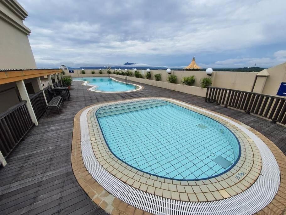 Riverview Home @Waterfront Kch 쿠칭 외부 사진